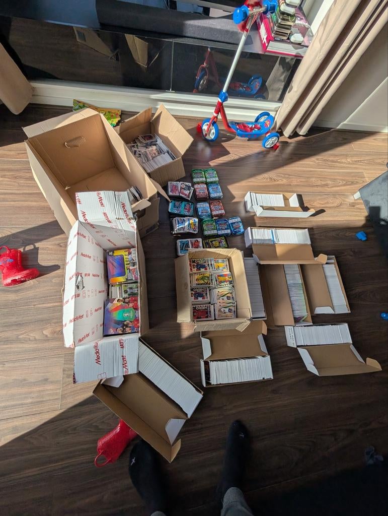 20 000+/-  football cards- Topps/panini, Ophalen of Verzenden, Zo goed als nieuw, Meerdere plaatjes