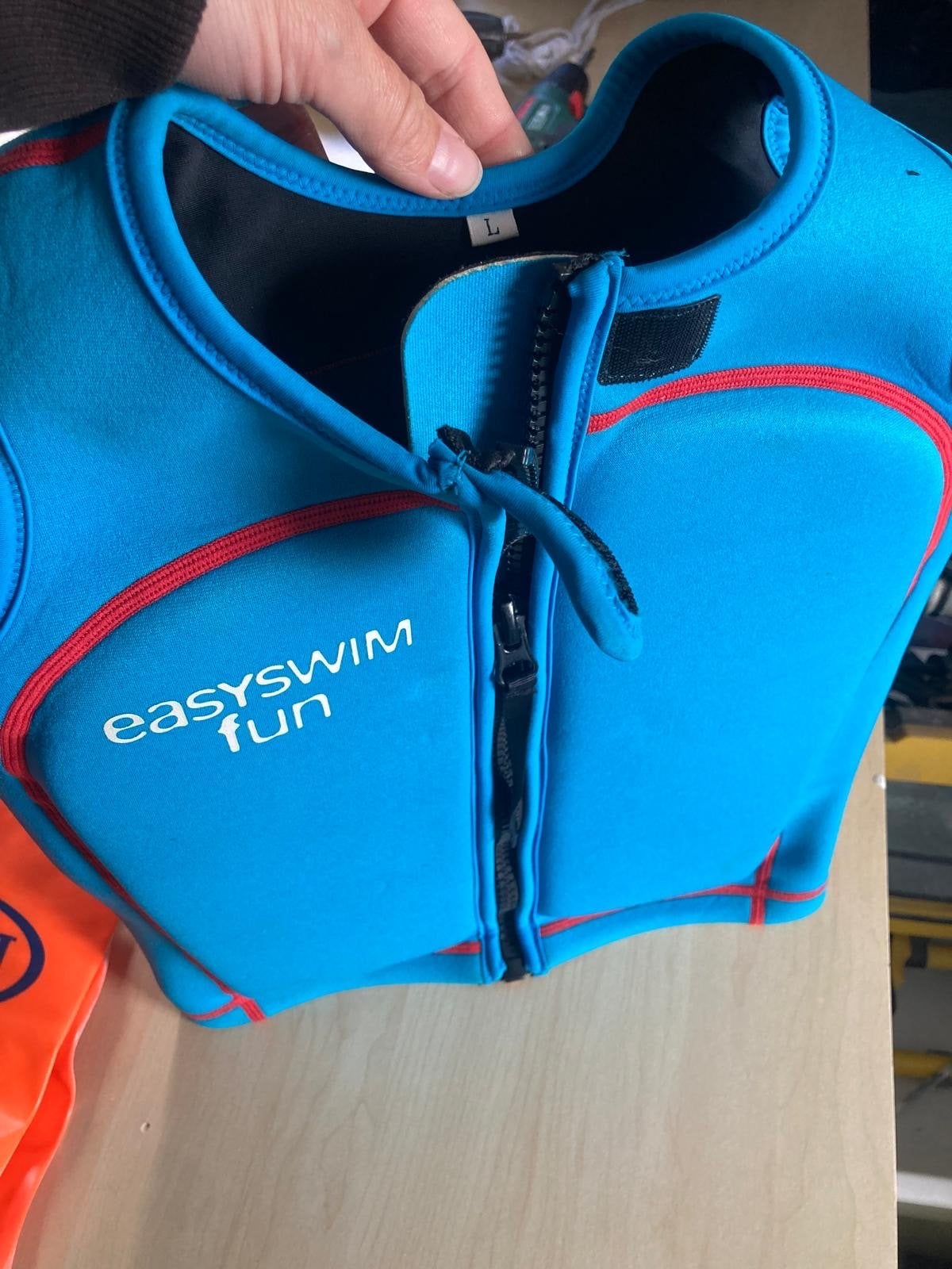 EasySwim Fun Zwemvest Maat L - Blauw met Rood, Ophalen, Zo goed als nieuw, Kind, Reddingsvest of Zwemvest