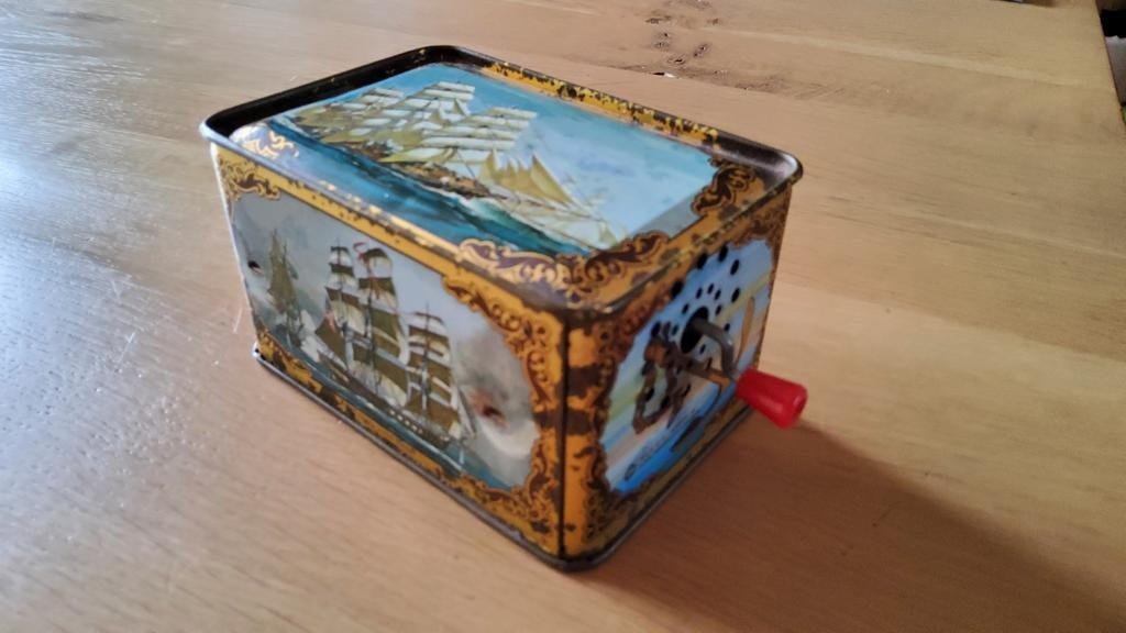 Oud retro blikken muziekdoosje met schepen Zirndorf Germany., Ophalen of Verzenden