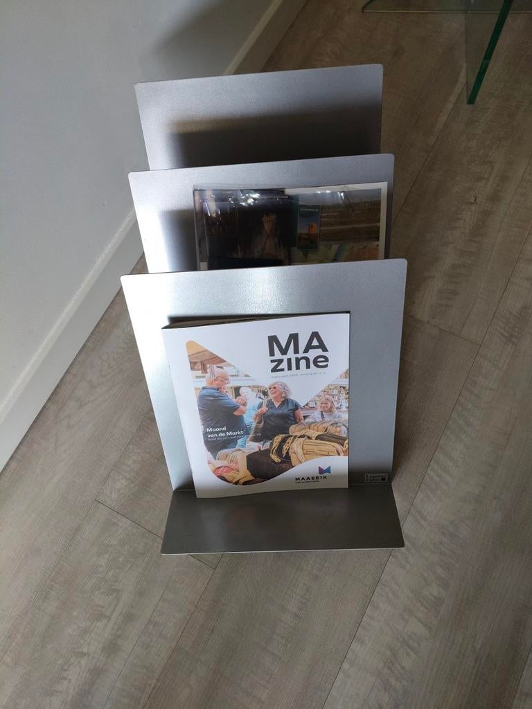 Metalen lectuurbak, Huis en Inrichting, Ophalen, Zo goed als nieuw