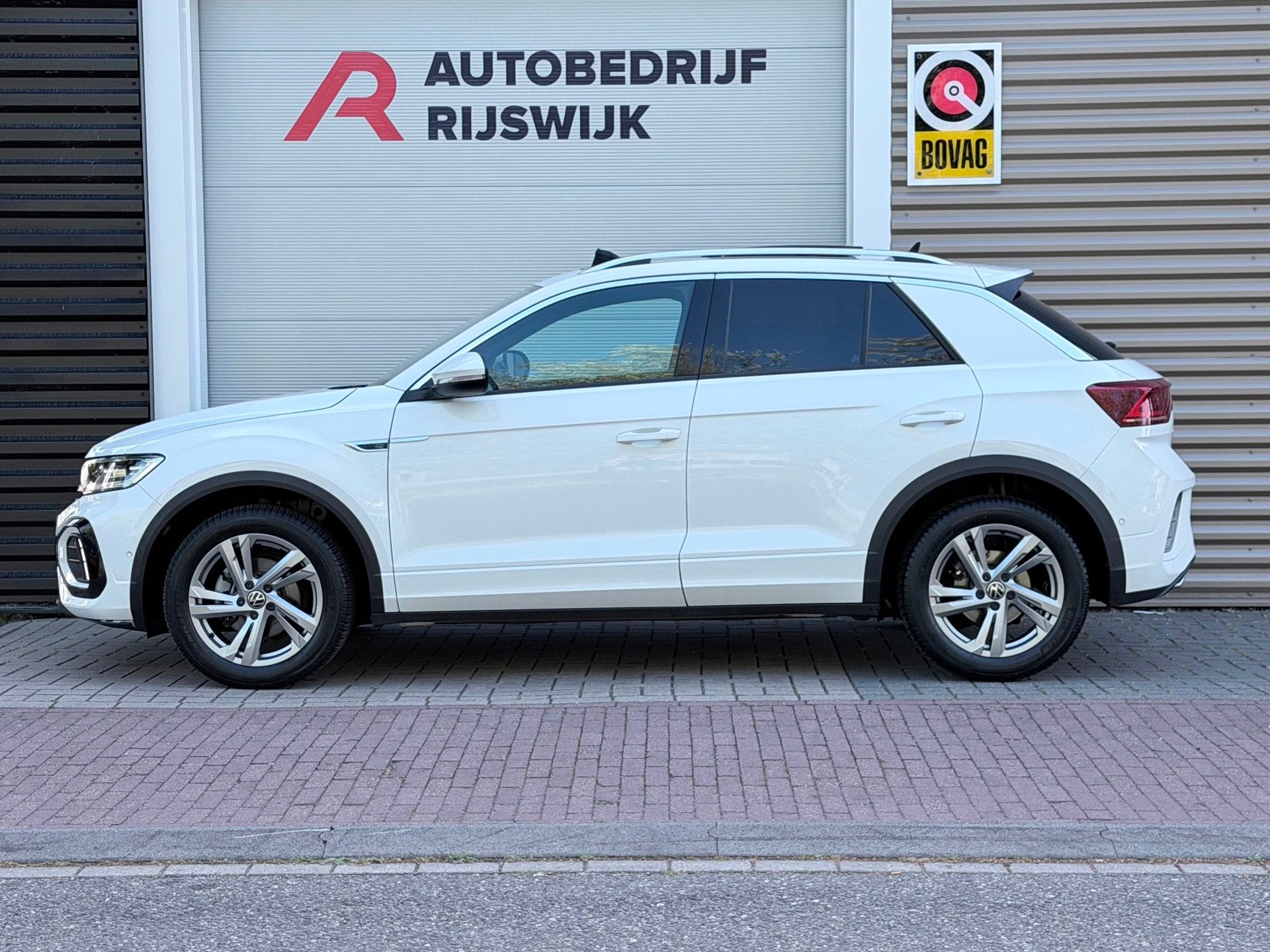 Volkswagen T-ROC 1.5 TSI 3xR-Line Pano/Keyless/Camera, Auto's, Volkswagen, Euro 6, 4 cilinders, Alcantara, Wit