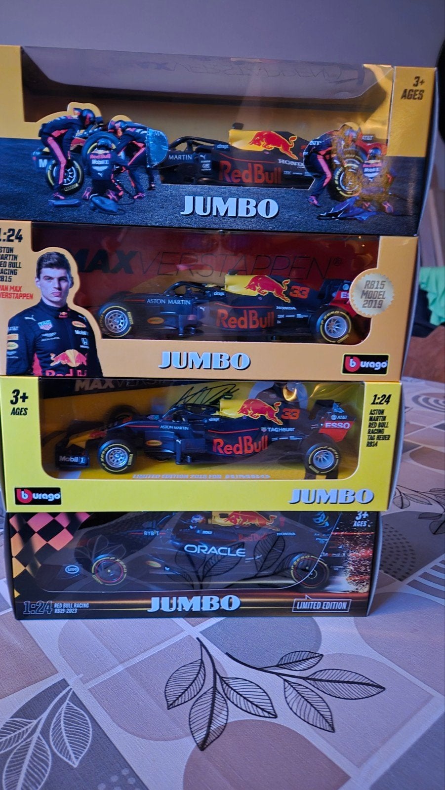 4x Red Bull Racing F1 Auto Max Verstappen Schaalmodel, Hobby en Vrije tijd, Auto, Groter dan 1:32, Nieuw, Ophalen
