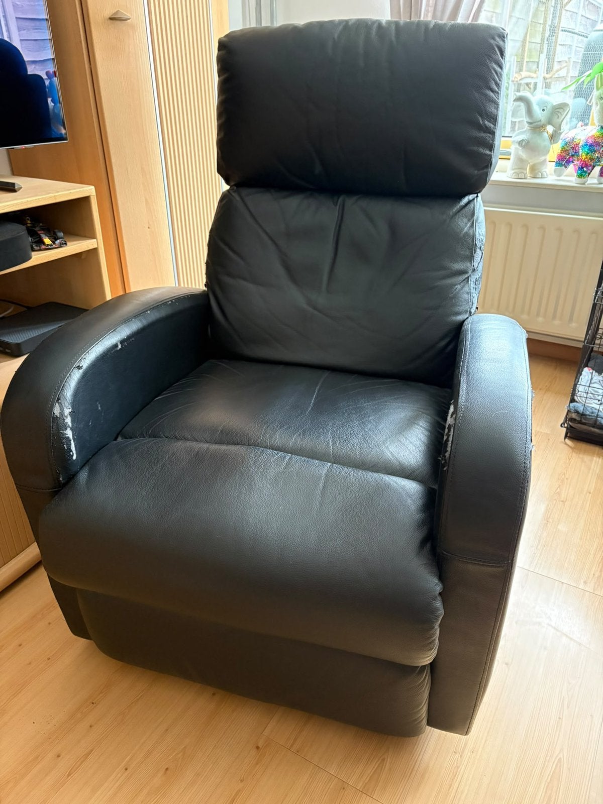 Gratis af te halen: comfortabele relaxstoel van kunstleer, Ophalen, Gebruikt