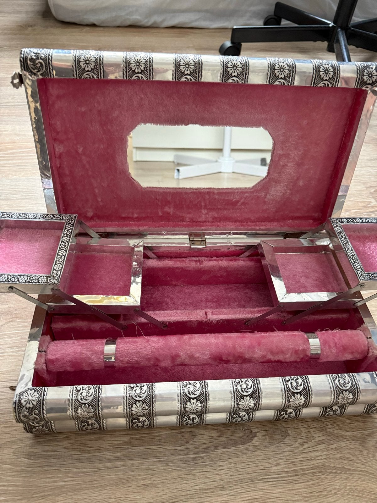 Vintage Zilverkleurige Sieradendoos met Spiegel, Ophalen of Verzenden, Grijs, Hardcase, Zo goed als nieuw