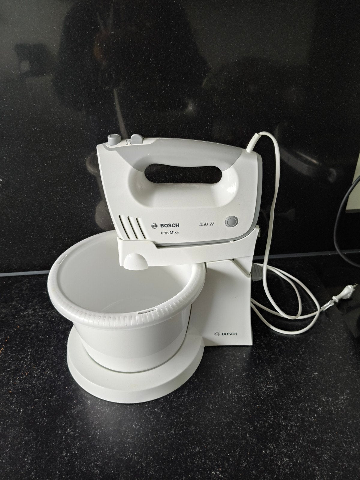 Bosch ErgoMixx Handmixer met standaard en kom - 450W, 2 tot 3 liter, Ophalen, Gebruikt, 3 snelheden of meer