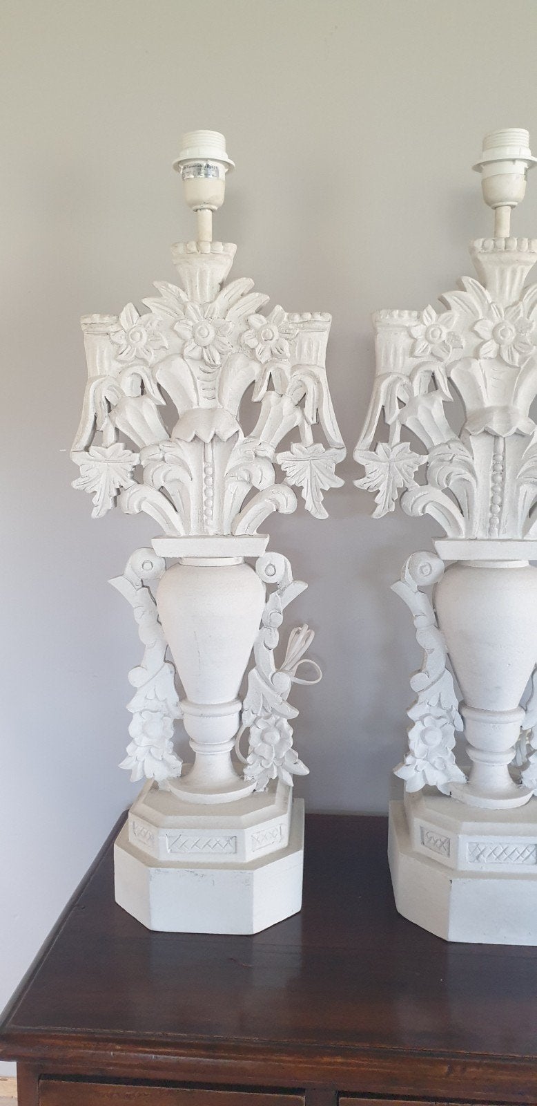sierlijke witte tafellamp, klassieke stijl, aura peeperkorn, Ophalen of Verzenden