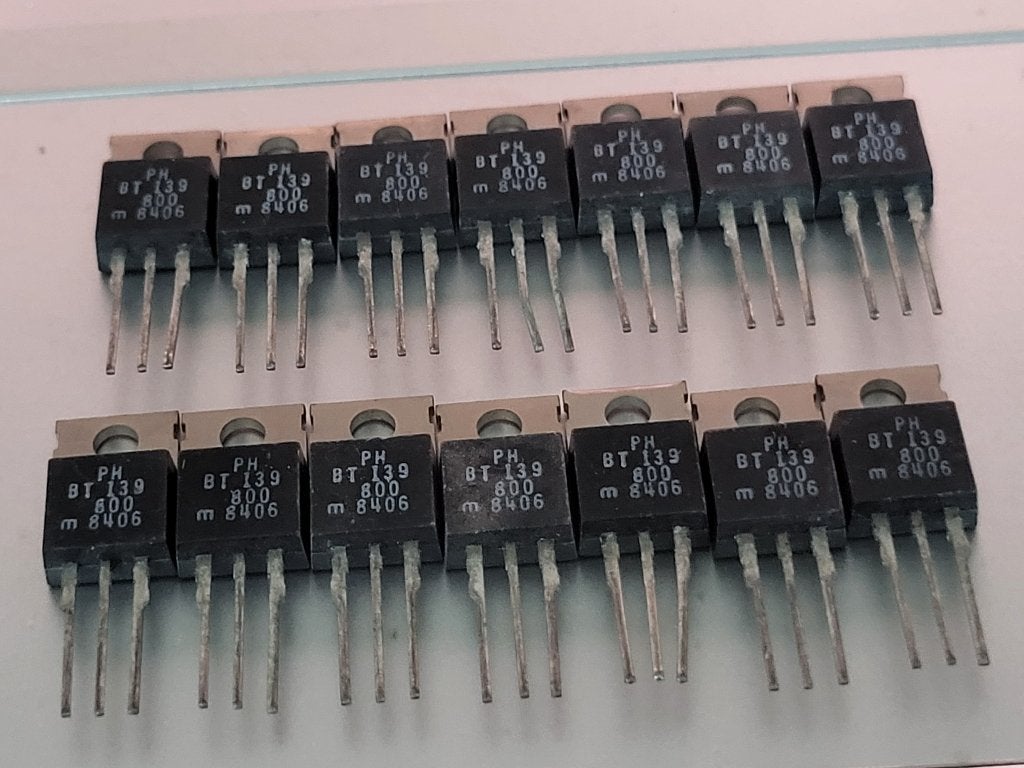 14pcs  BT139-800 TRIAC, Hobby en Vrije tijd, Verzenden, Zo goed als nieuw