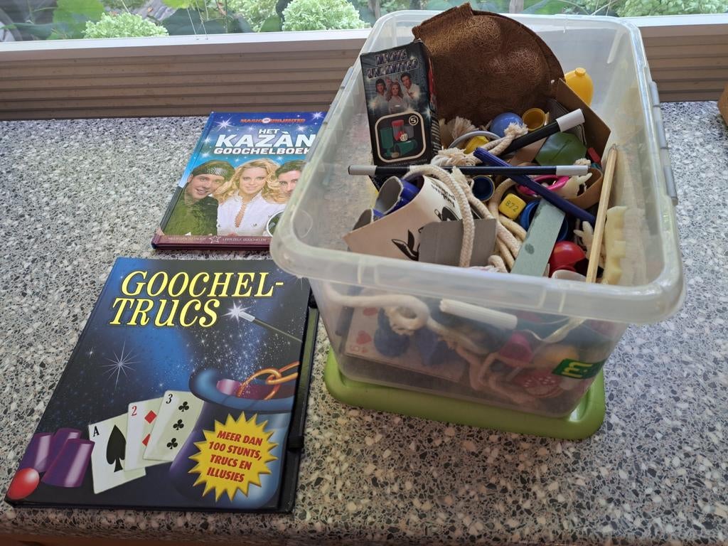 Goocheldoos, goochelboek, hele bak vol trucjes, Ophalen of Verzenden, Gebruikt, Jongen of Meisje