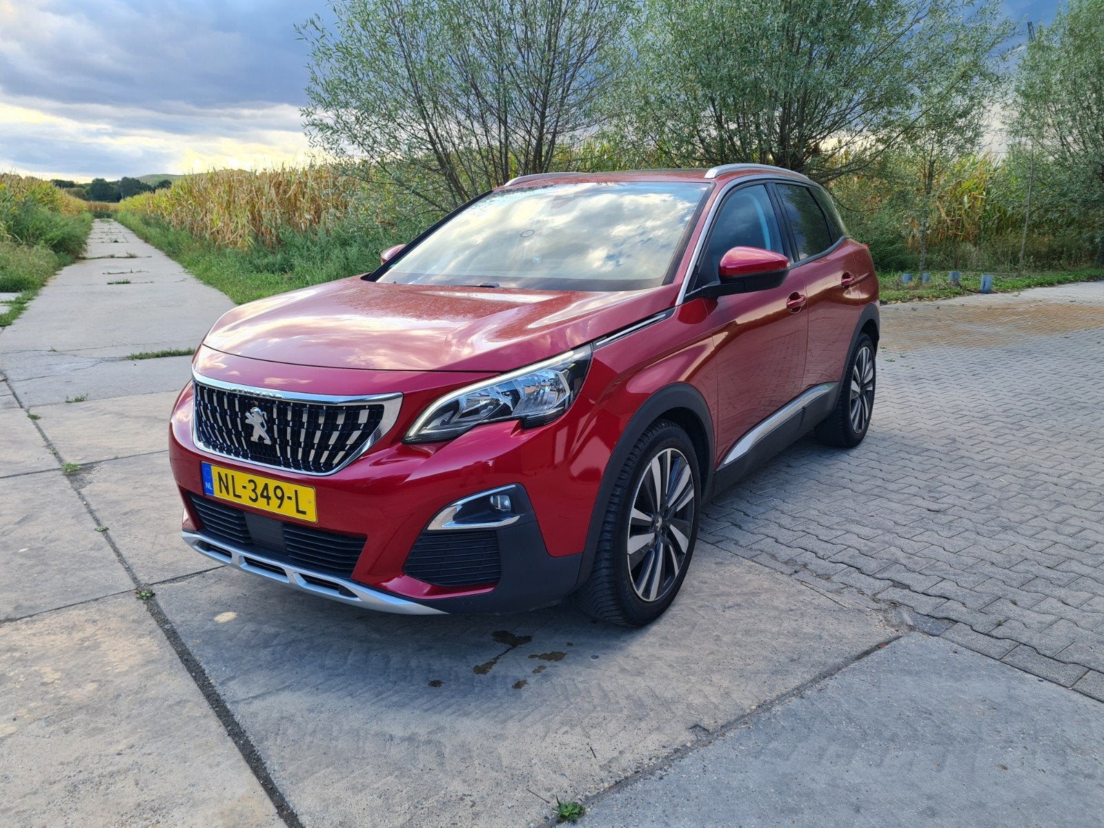Peugeot 3008 1.2 -130pk Premiere PANORAMADAK NIEUWE MOTOR, 1199 cc, Leder en Stof, Origineel Nederlands, Handgeschakeld