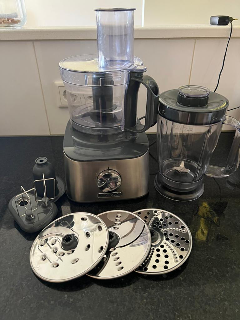 Kenwood keukenmachine, Witgoed en Apparatuur, Keukenmixers, Ophalen, 4 liter of meer, 3 snelheden of meer, Zo goed als nieuw