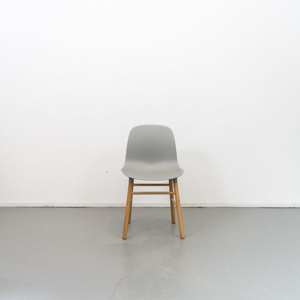 Normann Copenhagen Form Stoel Taupe Kunststof - Hout, Niet ingevuld, Zo goed als nieuw, Niet ingevuld, Niet ingevuld