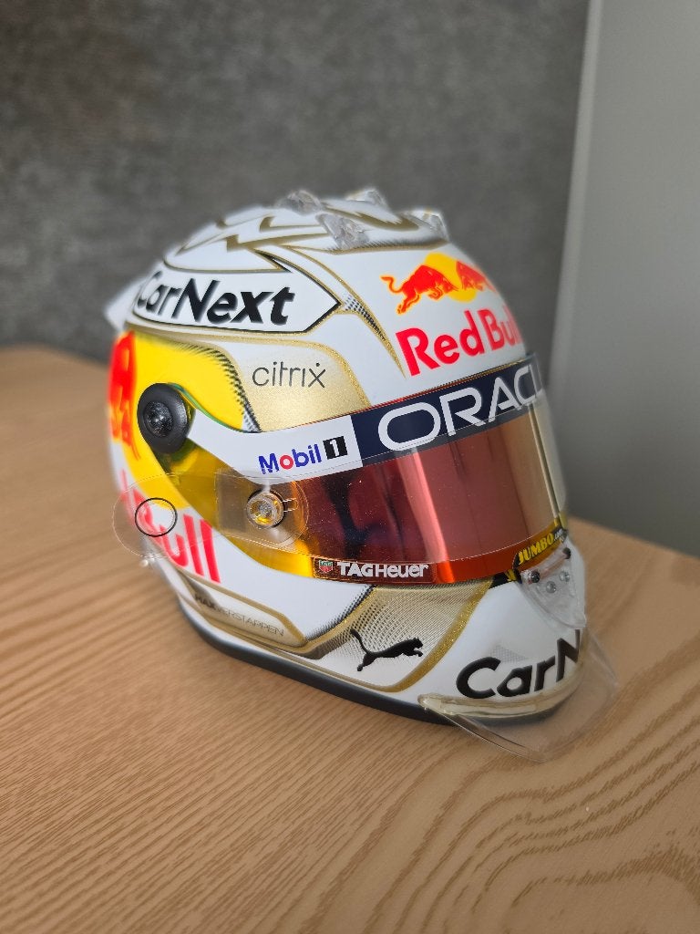 Seizoenshelm (1:2) Max Verstappen 2022, Ophalen of Verzenden, Zo goed als nieuw, Formule 1