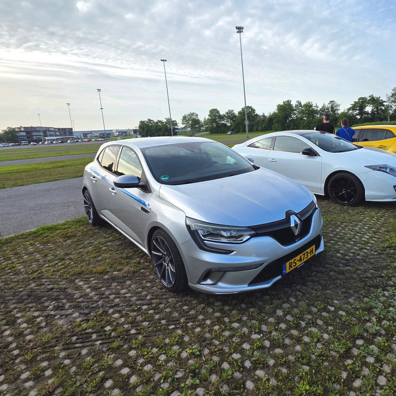 Renault Mégane 1.6 16V 151KW EDC 2017 Grijs, Euro 5, 1367 kg, 4 cilinders, 1650 kg