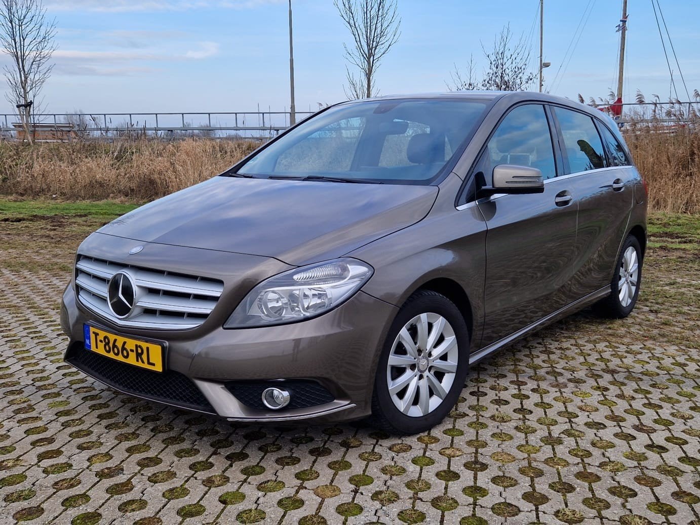 Mercedes-Benz B-Klasse 1.6 B180 5DRS Blue EFF 2012 Bruin, Voorwielaandrijving, Euro 5, 4 cilinders, Bruin