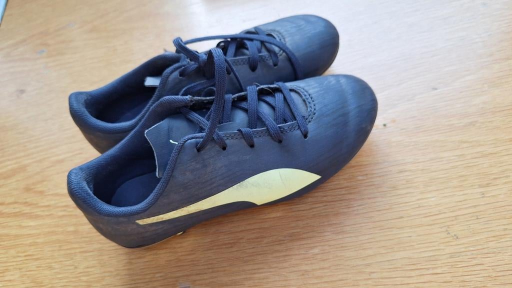Voetbalschoenen  32, Maat XS of kleiner, Ophalen of Verzenden, Zo goed als nieuw, Schoenen