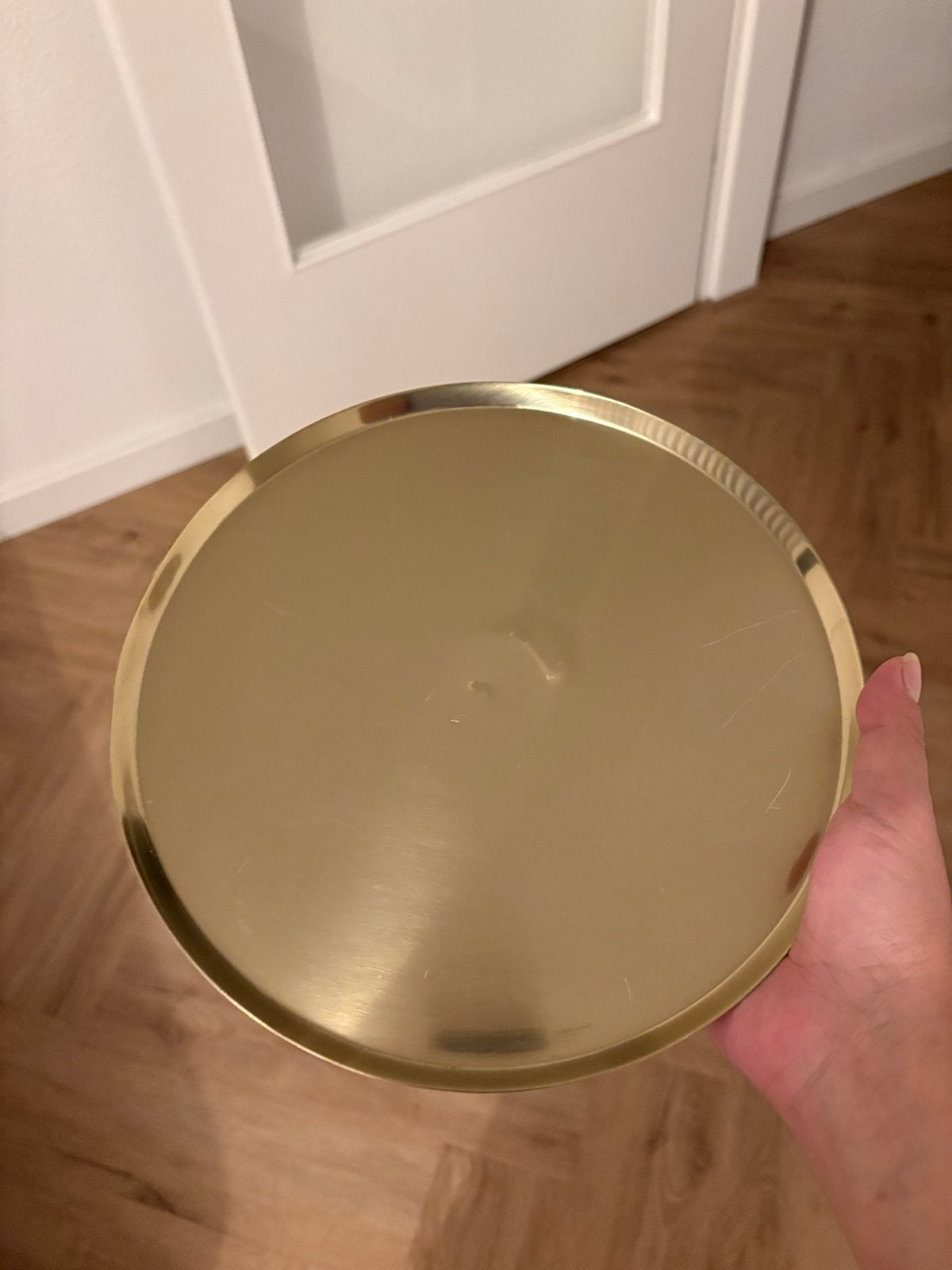 Gouden Dienblad op Voet - Elegant en Veelzijdig, Op voet, Rond, Ophalen of Verzenden, Zo goed als nieuw