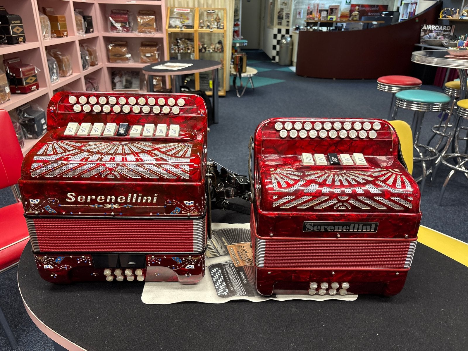 Trekzak Serenellini- 3-korig 895  4 korig 1095, Gebruikt, Met koffer, Knopaccordeon, 120-bas