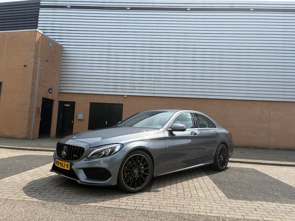 Mercedes-Benz C-Klasse C180 AMG pakket 2017 NL Auto NAP, Automaat, Euro 5, 1800 kg, Zwart