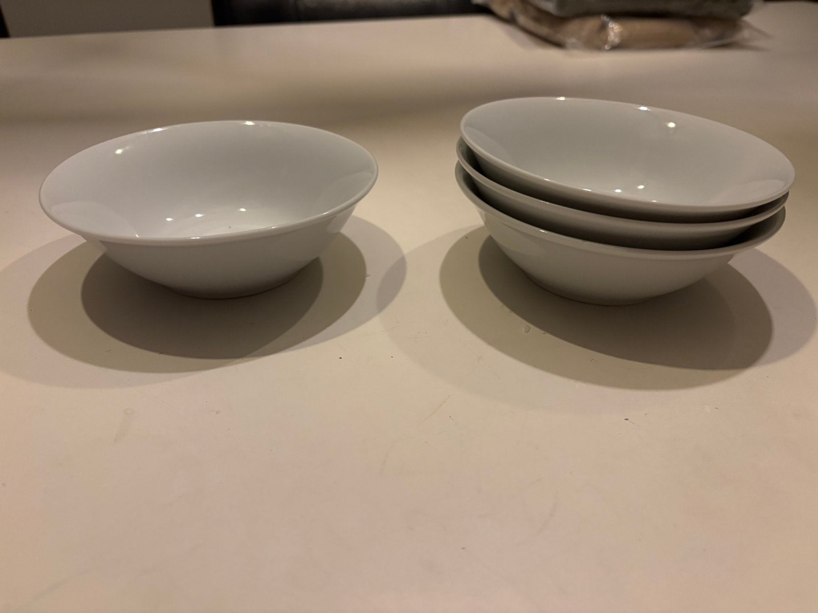 4 witte schaaltjes 14 cm, Ophalen of Verzenden, Porselein, Overige stijlen, Overige typen