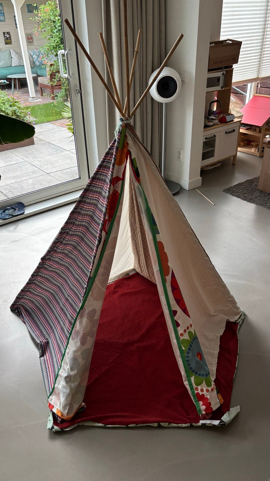 Zelfgemaakte tipi - gratis af te halen in Lent, Kinderen en Baby's, Speelgoed | Buiten | Speelhuisjes, Ophalen, Gebruikt, Overige materialen
