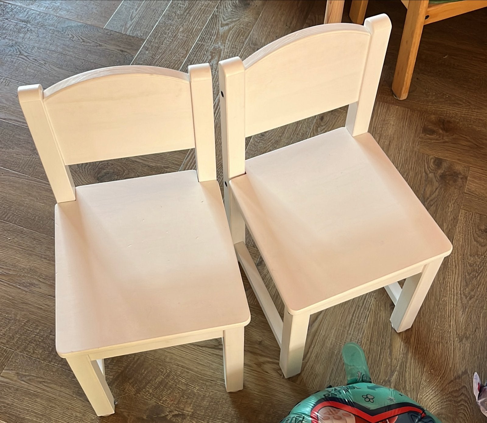 Twee witte kinderstoelen, Ophalen, Zo goed als nieuw, Stoel(en)