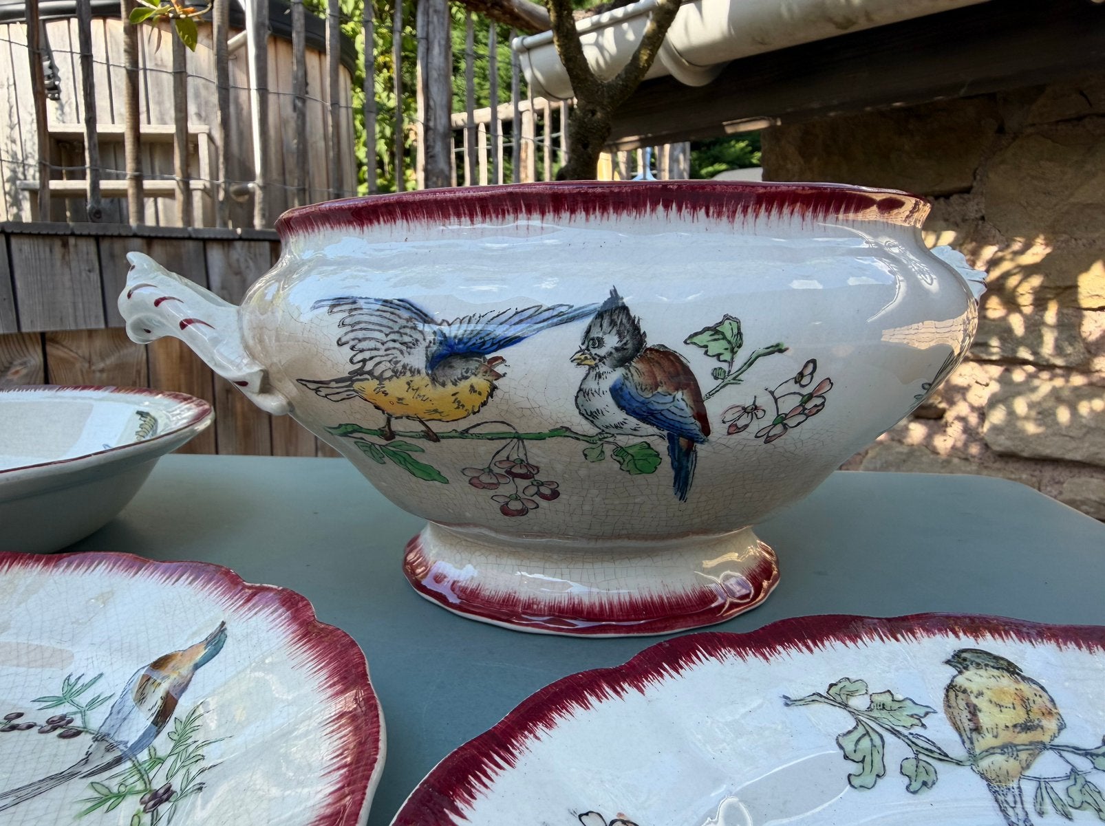Antiek servies Terre de Fer 1900 handgeschilderd vogeltjes, Antiek en Kunst, Antiek | Servies los, Ophalen of Verzenden