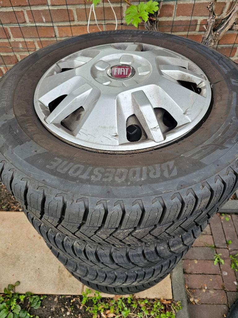 banden met velg 215/70R15/C 109/107 all season heelgoed prof, Auto-onderdelen, Banden en Velgen, Ophalen, 15 inch, All Season
