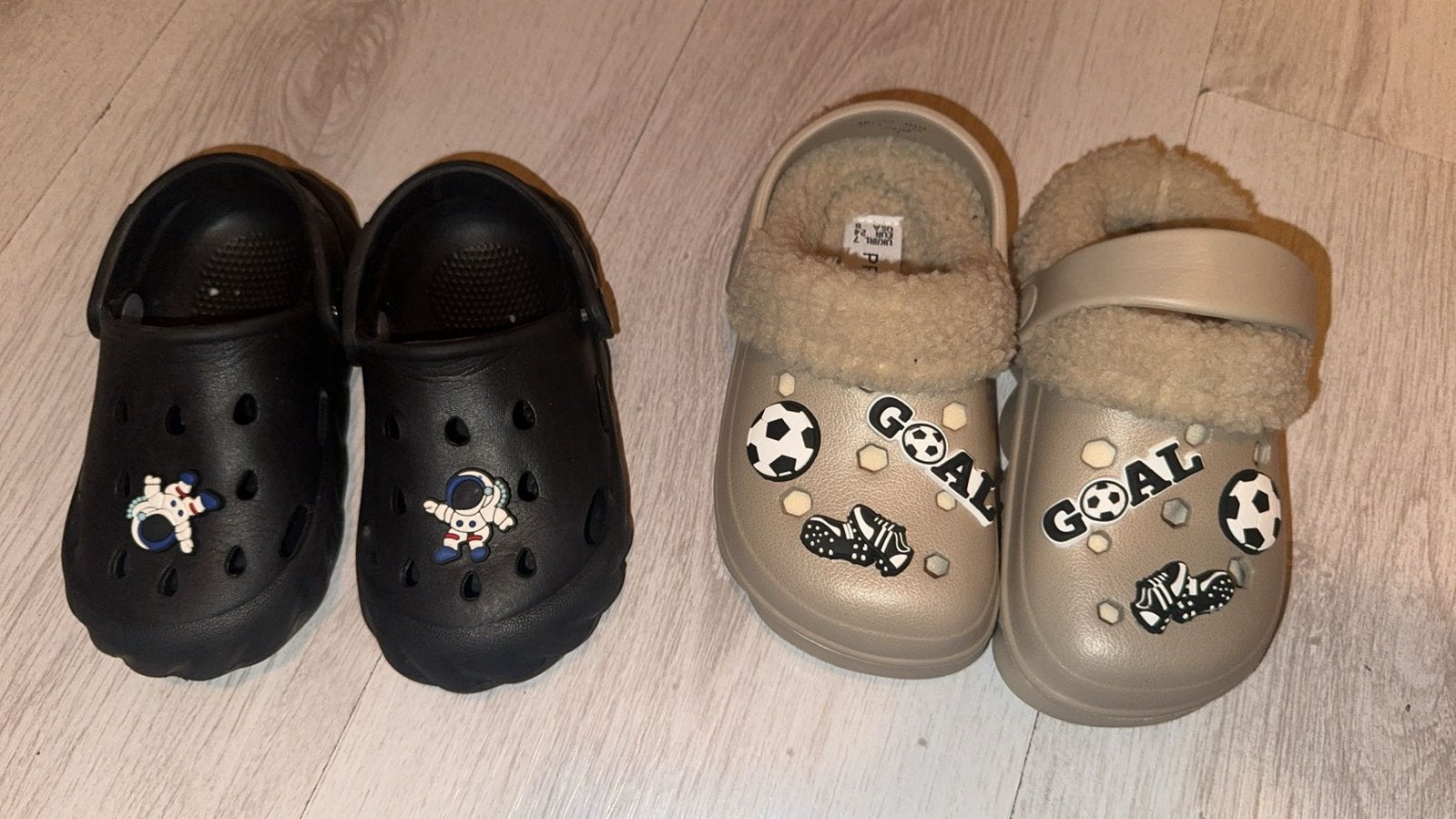 Jongens crocs €5,- per stuk maat 24, Kinderen en Baby's, Kinderkleding | Schoenen en Sokken, Ophalen of Verzenden, Zo goed als nieuw