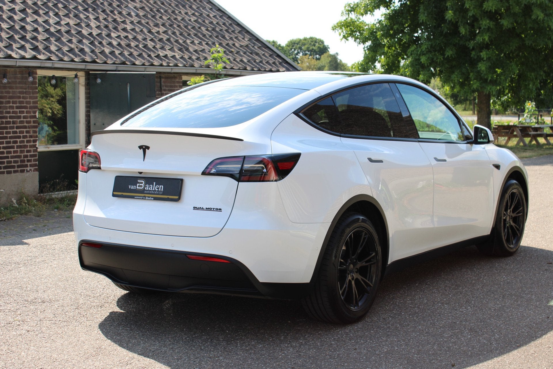 Foto 3 van Tesla Model Y Long Range AWD 75 kWh SOh 91% PANO LEER LED 95