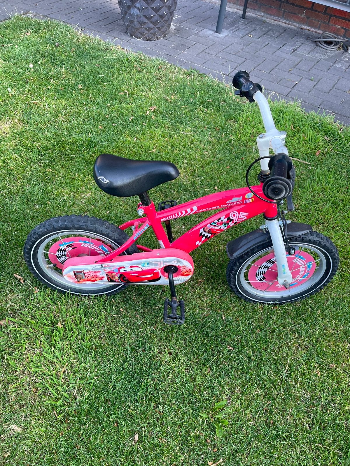 Disney Cars Kinderfiets 12 inch – Lightning McQueen –, Fietsen en Brommers, Fietsen | Kinderfietsjes, Ophalen, Gebruikt, Minder dan 16 inch