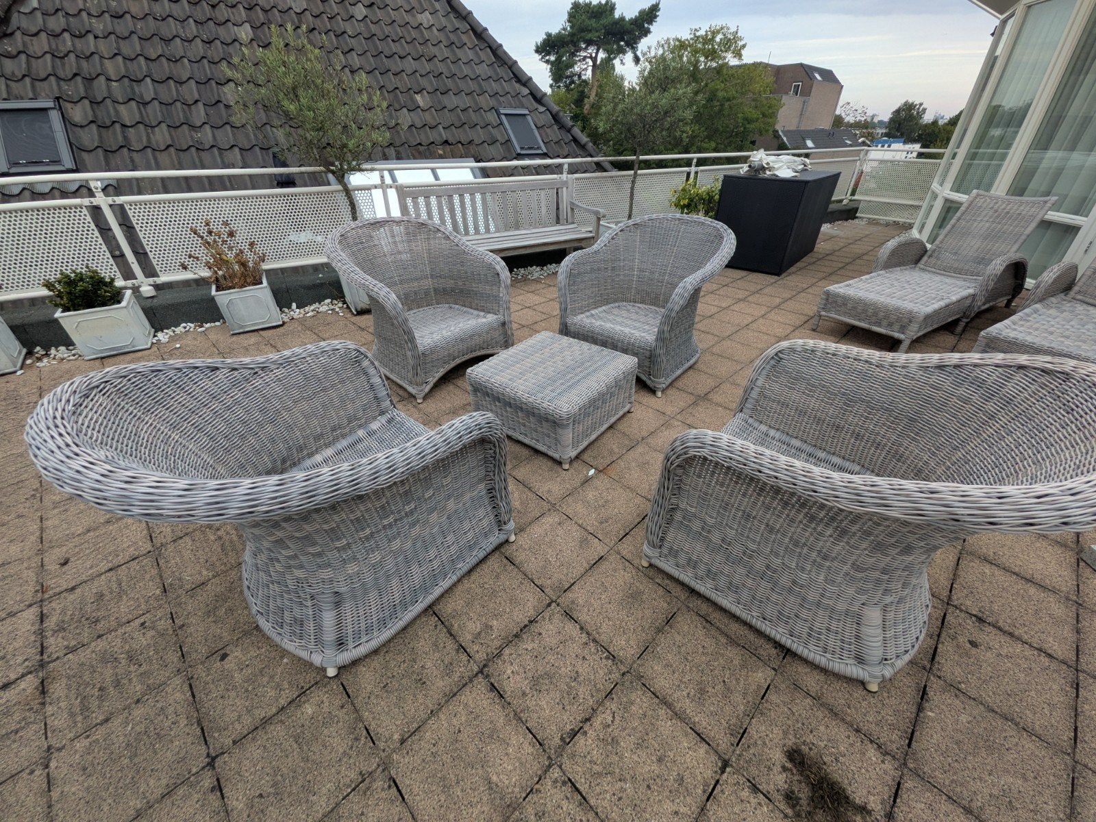 Wicker Loungeset met 4 stoelen en bijzettafel