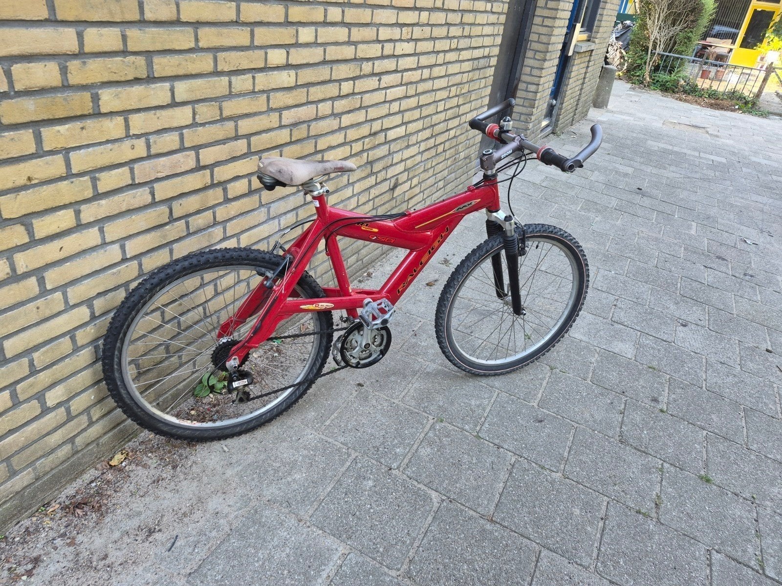 Raleigh Mountainbike 26 inch 7 verselingen- Rood - Gebruikt, Ophalen