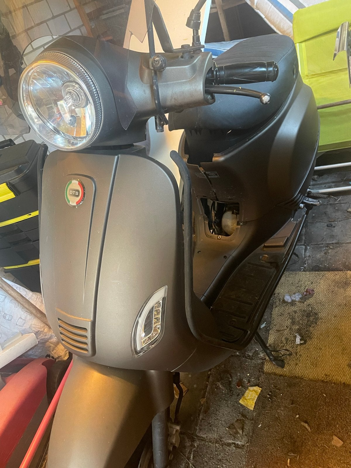 DTS Milano Scooter staat uit elkaar .Onderdelen GOED 3400 km, Gebruikt, Benzine, Ophalen, Overige merken