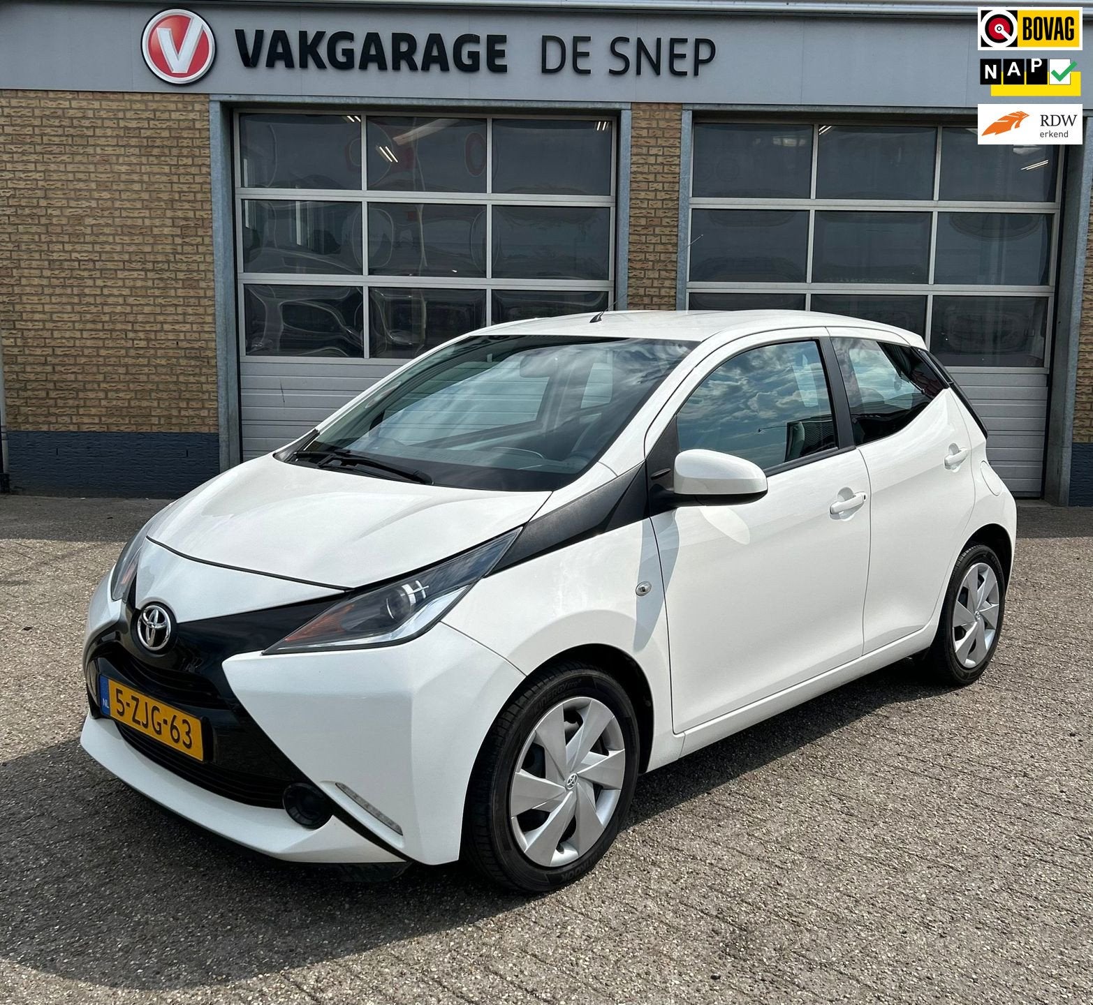 Toyota Aygo 1.0 VVT-i x-play, Euro 5, Stof, Gebruikt, Zwart