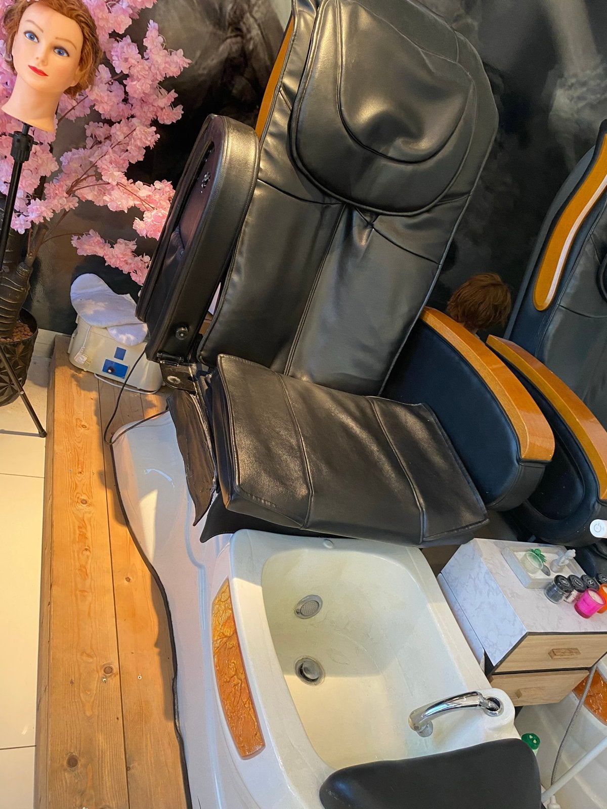 Luxe Pedicure Stoel met Voetenbad - Zwart Leer, Ophalen of Verzenden, Gebruikt, Chroom, Bad