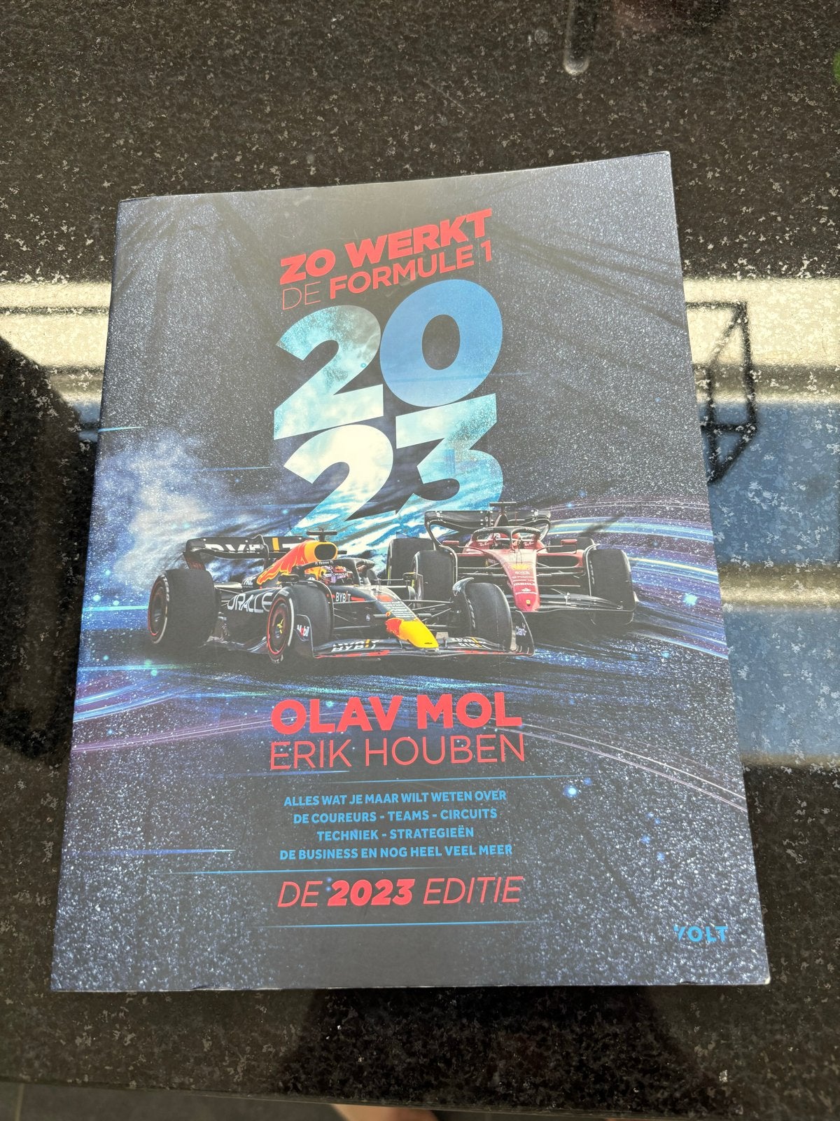 Zo Werkt de Formule 1 2023 - Olav Mol & Erik Houben, Ophalen of Verzenden, Zo goed als nieuw, Algemeen