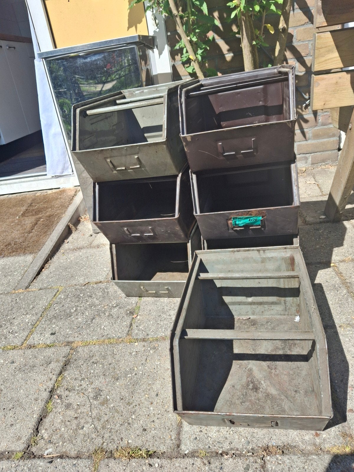 7 Industriële Metalen Stapelbakken (38x26x21 cm), Ophalen, Gebruikt
