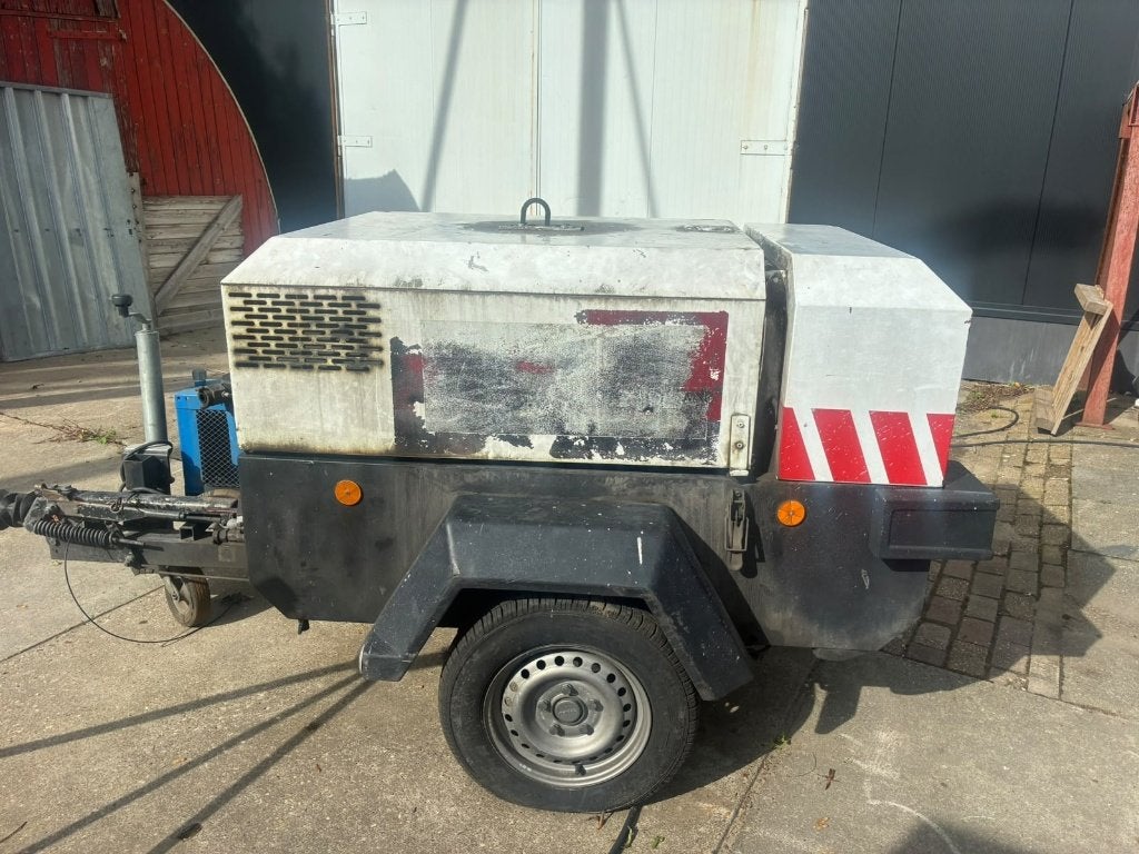 Mobiele diesel schroefcompressor – Deutz F2L1011, Doe-het-zelf en Verbouw, Ophalen, Mobiel, Gebruikt, 800 liter/min of meer