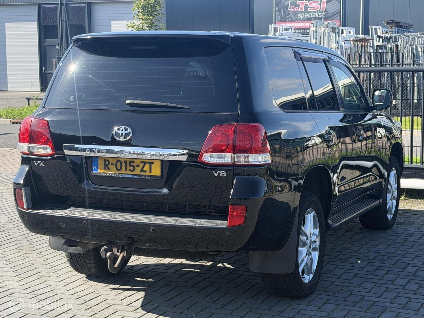 Foto 9 van Toyota LandCruiser V8 4.5 D-4D Executive 7p.