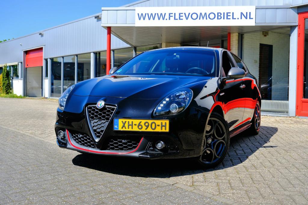 Alfa Romeo Giulietta 1.4 Turbo MultiAir Super Aut. Leder|1e, Auto's, Alfa Romeo, Euro 6, 4 cilinders, Zwart, Bedrijf