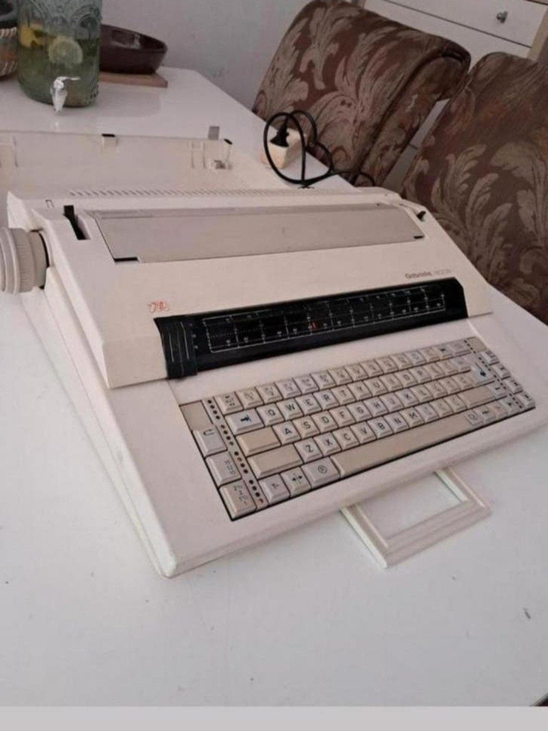 Te koop, elektrisch tiepmachine schrijfmachine met koffer, Ophalen