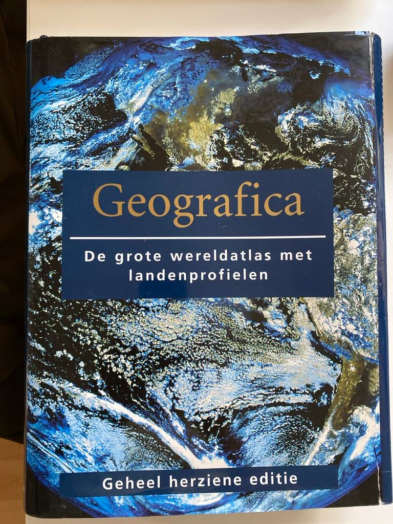 Geografica: De grote wereldatlas met landenprofielen, Boeken, Ophalen of Verzenden, Zo goed als nieuw