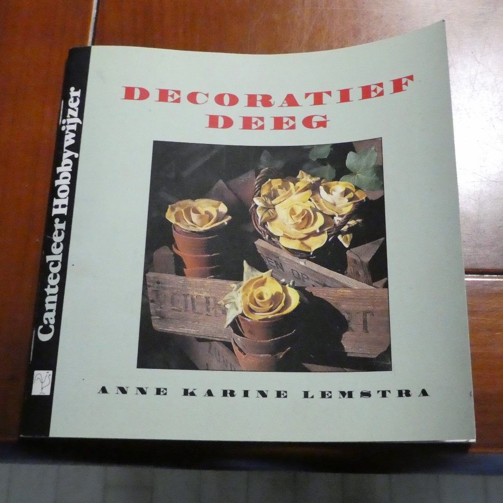 decoratief met deeg, leuk om te doen , isbn: 9021321165, Ophalen of Verzenden, Gelezen, Kleien en Boetseren, Anne Karine Lemstra