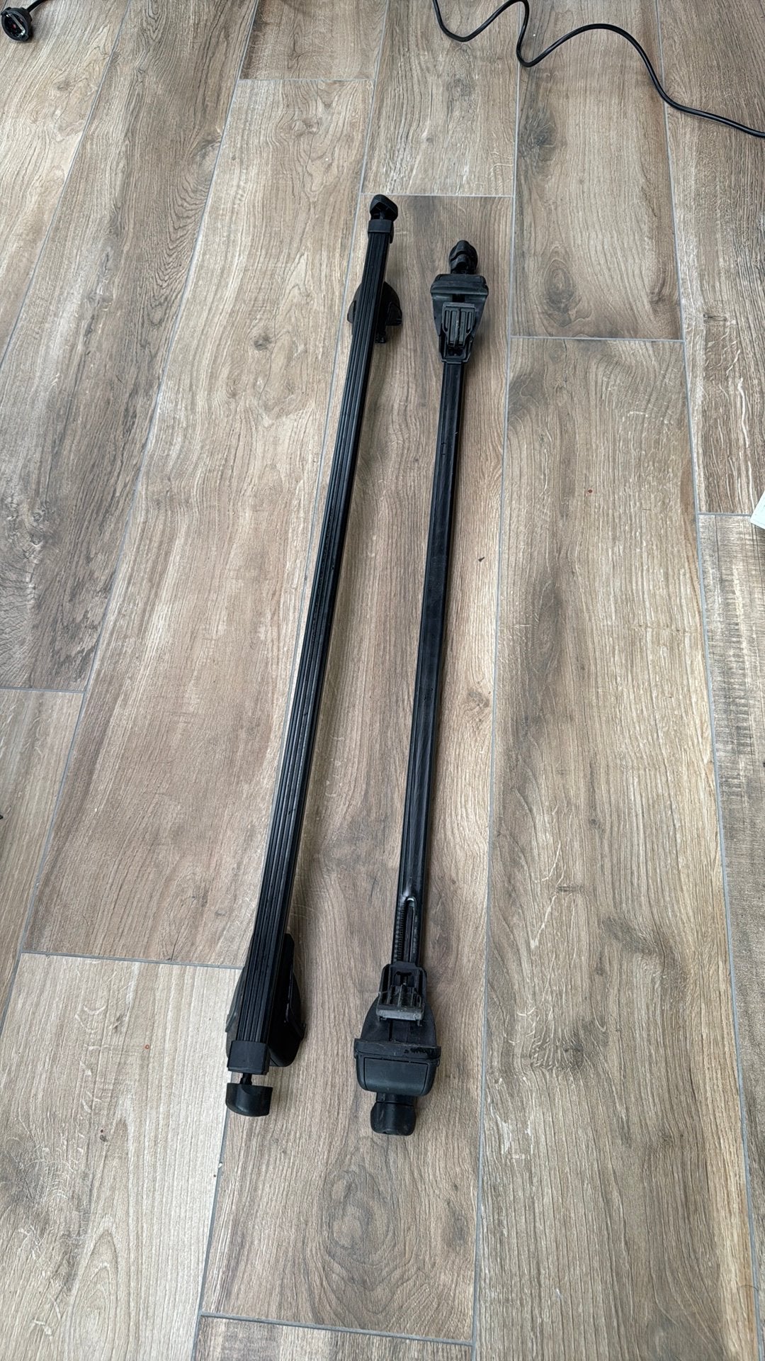 2 Thule dakdragers, gekocht maar nooit gebruikt, Ophalen, Zo goed als nieuw