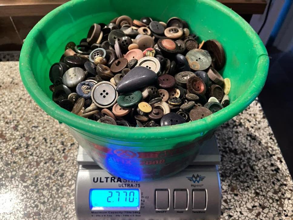Grote verzameling knopen, diverse maten en materialen, Ophalen of Verzenden, Gebruikt