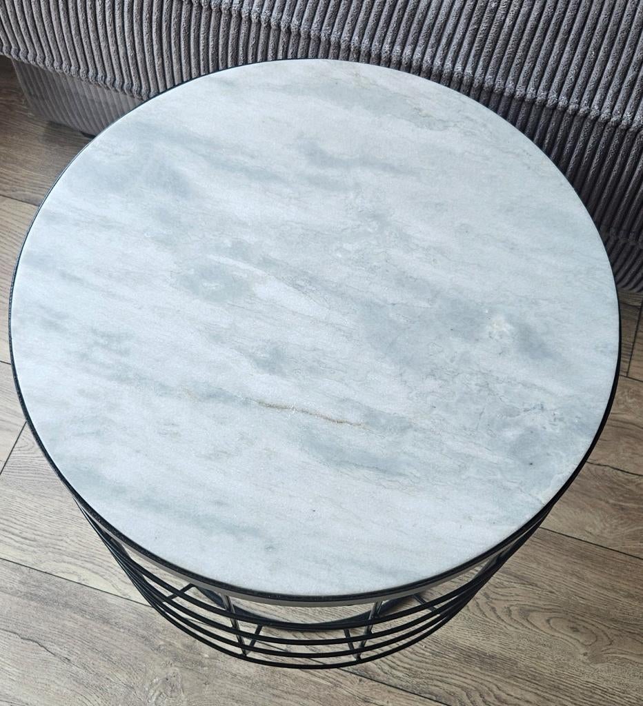 Bijzettafel met marmer blad en metalen onderstel, Huis en Inrichting, Tafels | Bijzettafels, Ophalen, Minder dan 45 cm, Minder dan 55 cm