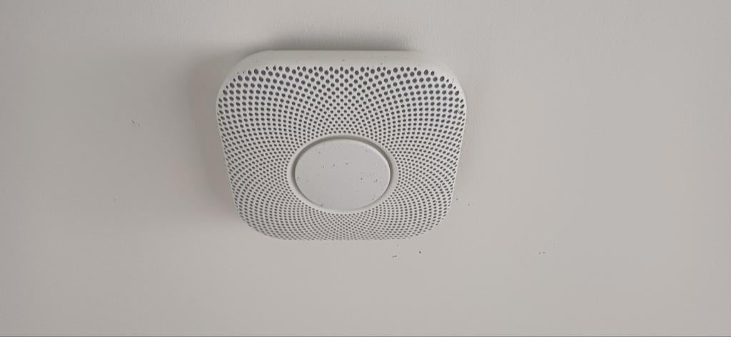 4x Nest Protect V2 rook- en koolmonoxidemelder op batterijen, Gebruikt, Detector, Sensor of Melder, Ophalen of Verzenden, Rook