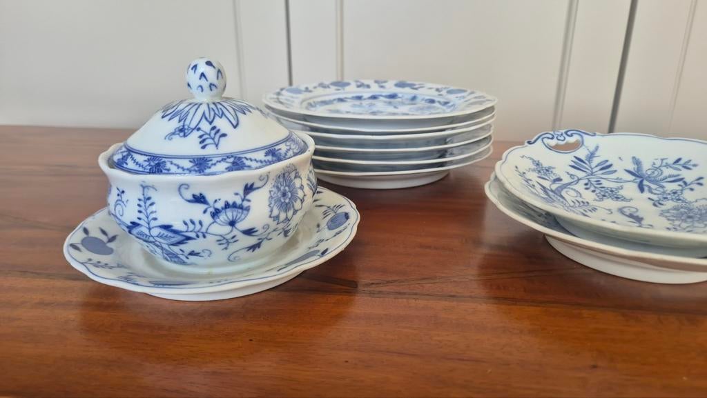 Bordjes, schaaltjes en terrine - Blauw Delfts decor, Ophalen