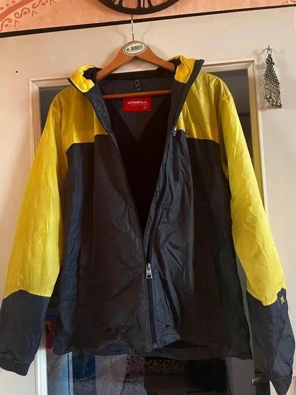 Nieuwe sport (regen)jas maat M van O'neill nu 29,99€, Ophalen of Verzenden, Nieuw, Regenjas, Heren
