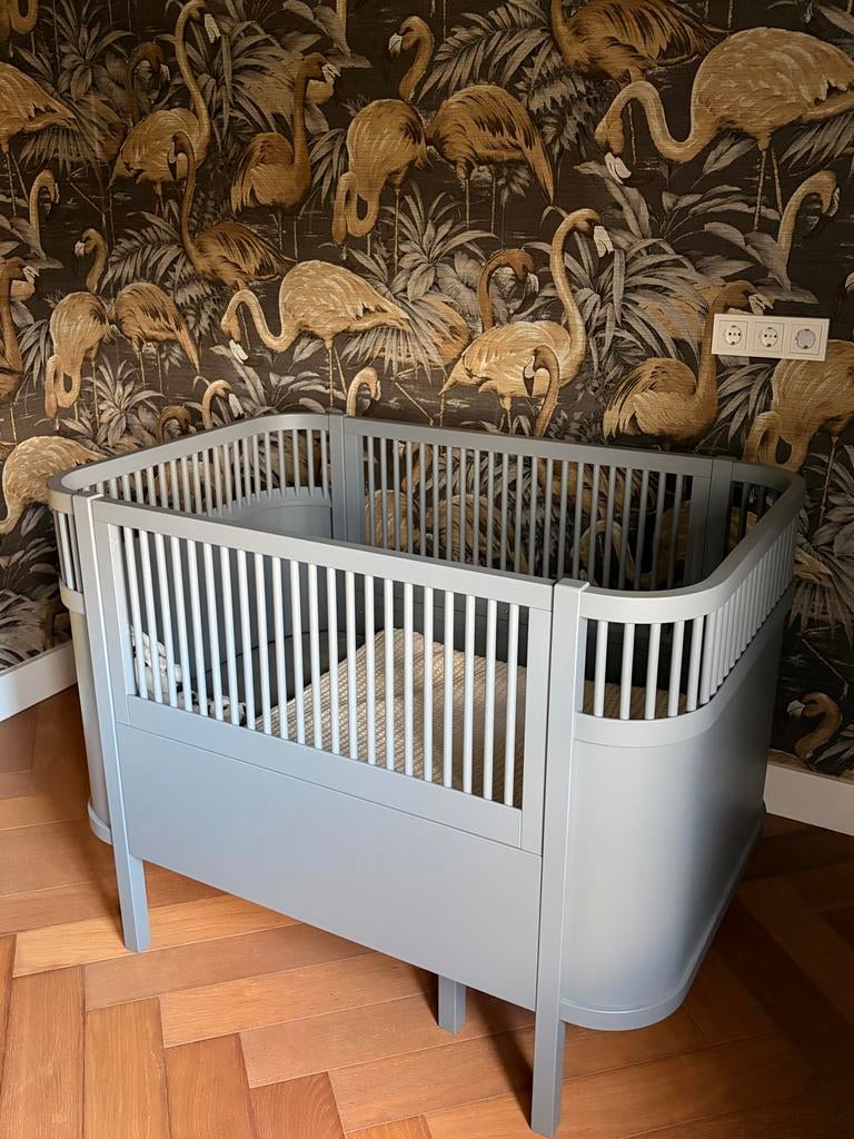Sebra ledikant grijs, Kinderen en Baby's, Babywiegjes en Ledikanten, Ophalen, Zo goed als nieuw, Ledikant